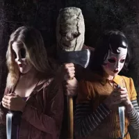 Los Extraños (The Strangers)